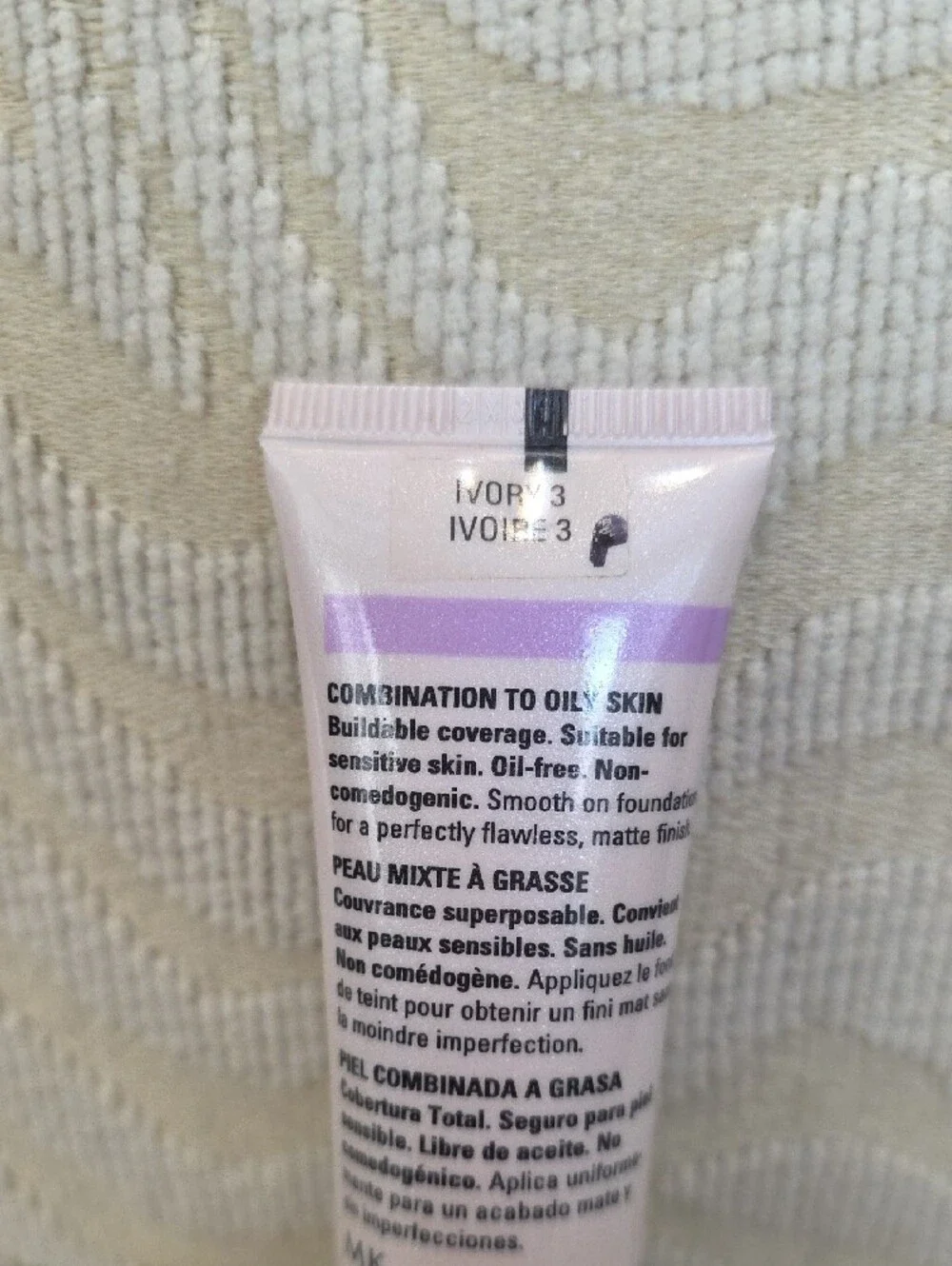 Mary Kay TimeWise Matte-Wear Liquid Foundation - Ivory 3 For Combo To Oily Skin